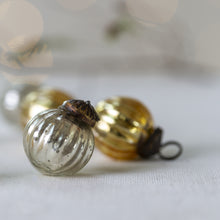 Load image into Gallery viewer, Bag of 10 Mini Ribbed Baubles