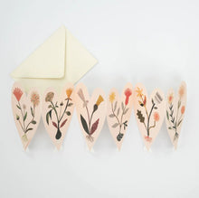 Load image into Gallery viewer, Concertina heart greetings card