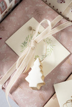 Load image into Gallery viewer, Velvet ribbon on spool
